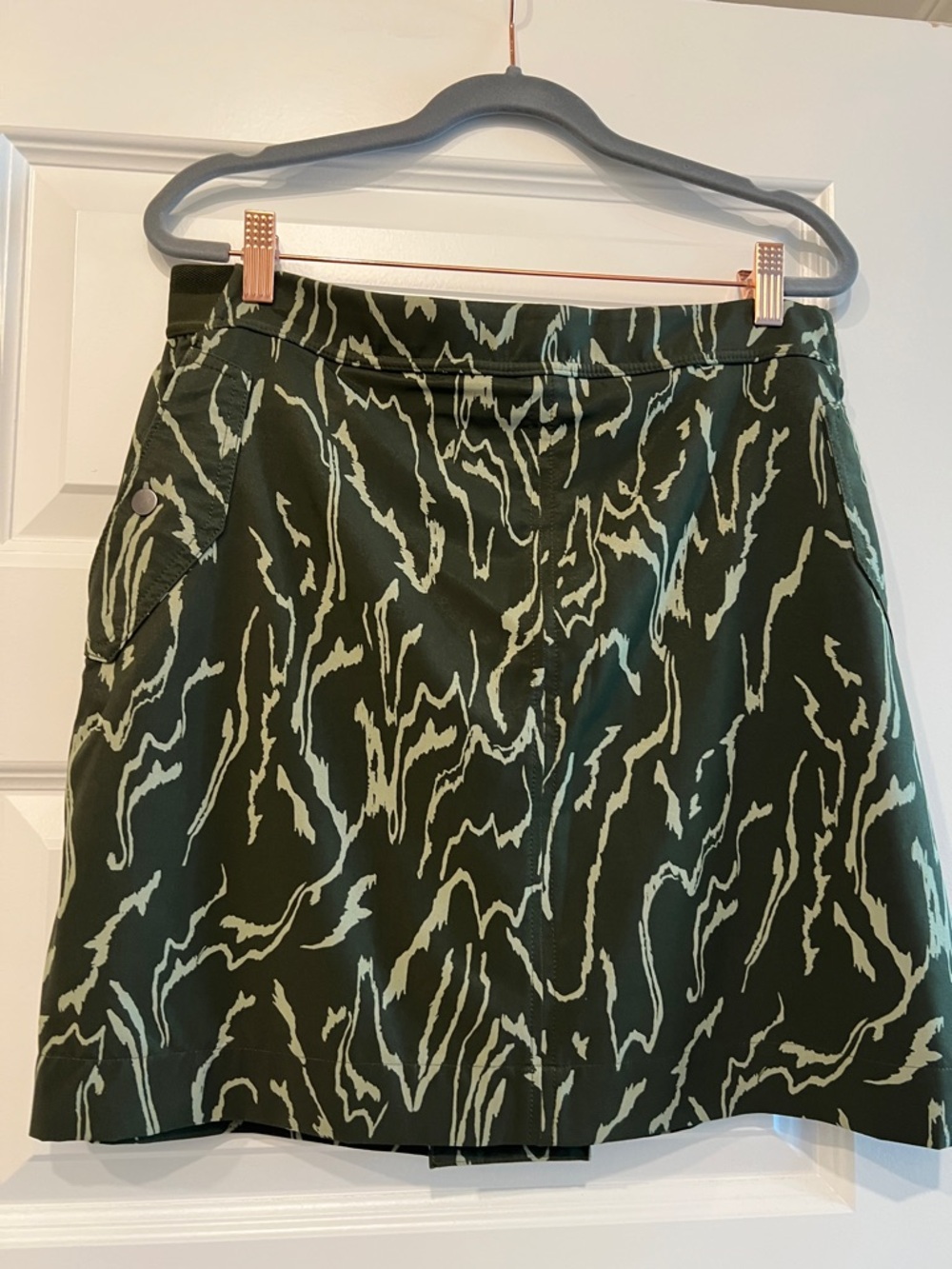 Athleta Dark Green A-Line Skirt with Mint Abstract Print